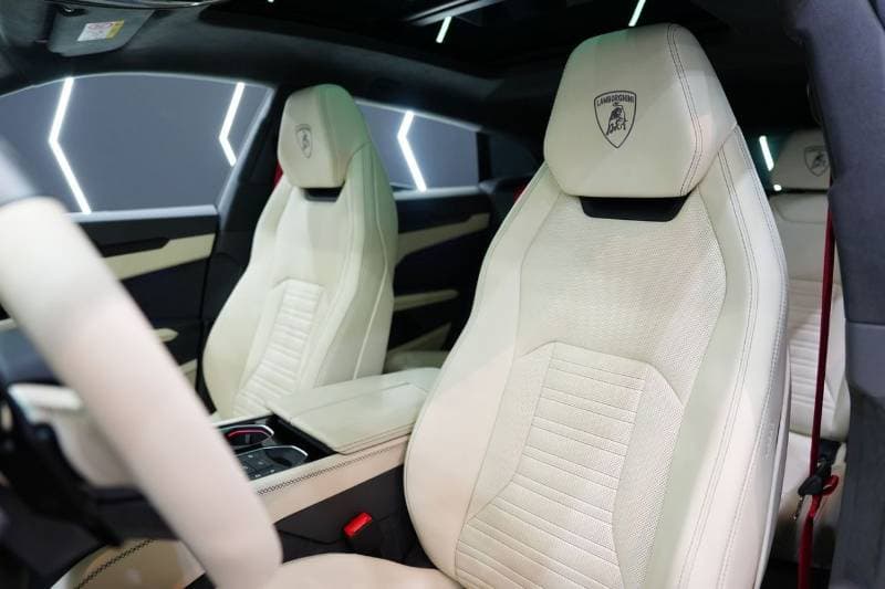 2025 Lamborghini Urus SE thumbnail 6