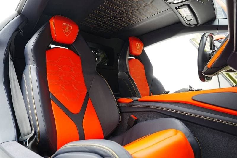2025 Lamborghini Revuelto STANDARD thumbnail 8