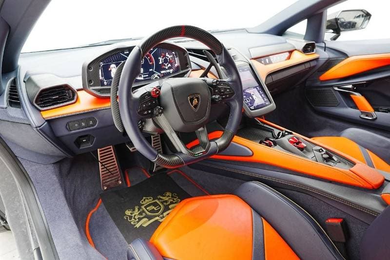2025 Lamborghini Revuelto STANDARD thumbnail 5
