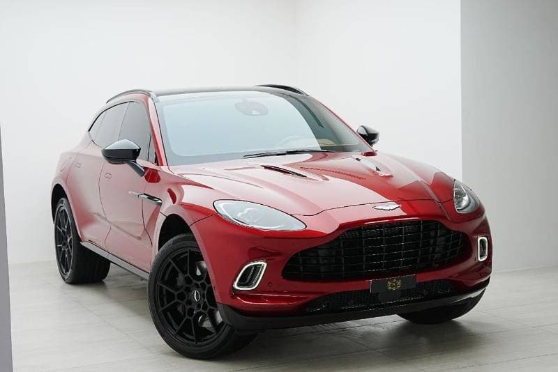 2021 Aston Martin DBX STANDARD thumbnail 3