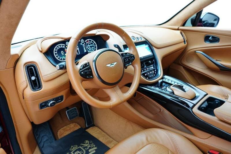 2021 Aston Martin DBX STANDARD thumbnail 5