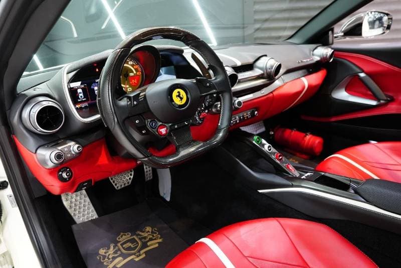 2019 Ferrari 812 SUPERFAST thumbnail 5