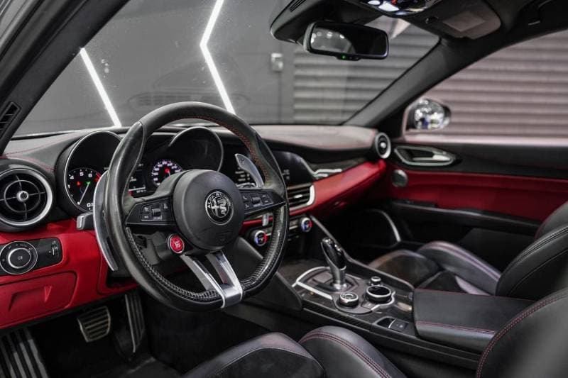 2018 Alfa Romeo Giulia QUADRIFOGLIO thumbnail 4