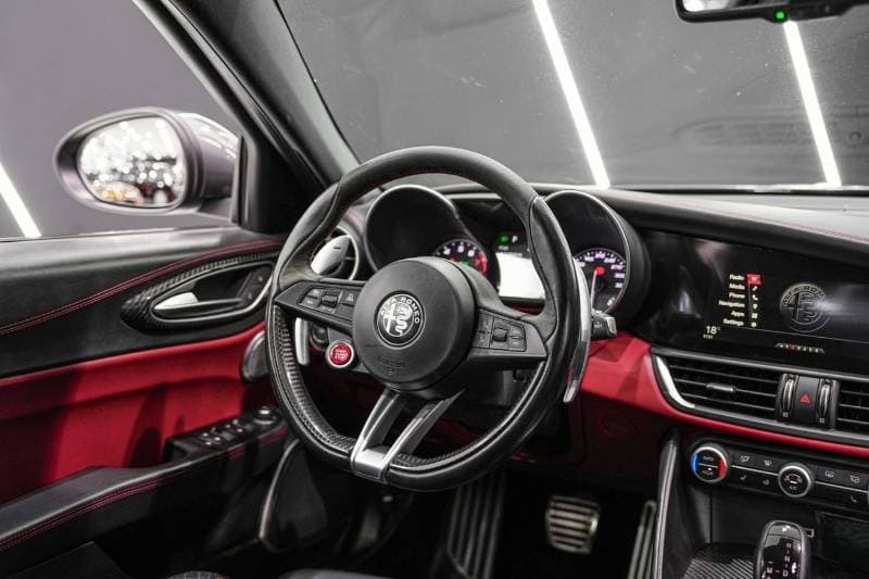 2018 Alfa Romeo Giulia QUADRIFOGLIO thumbnail 3