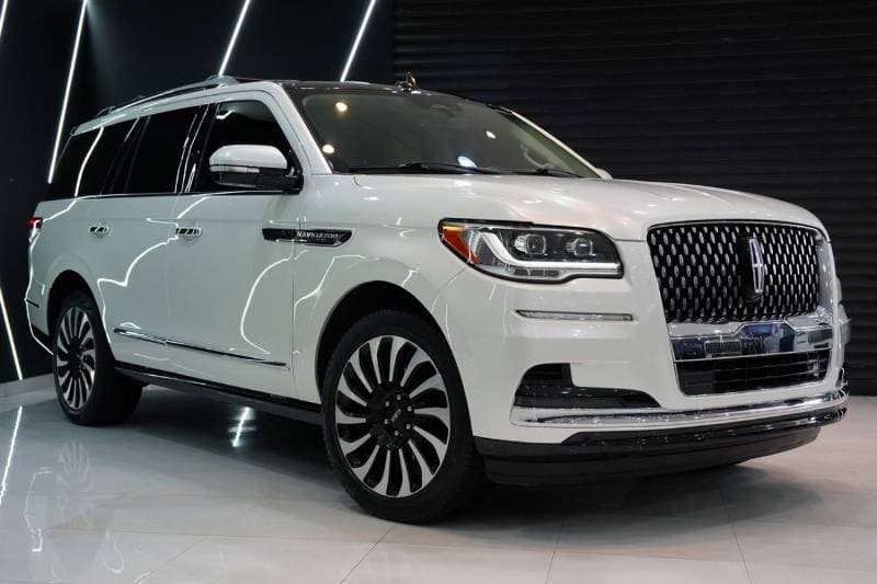 2023 Lincoln Navigator Presidenial thumbnail 3