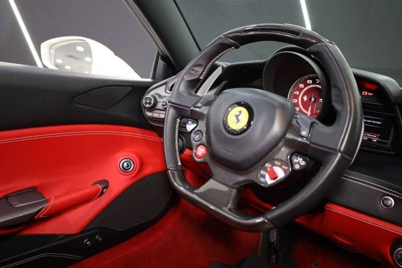 2017 Ferrari 488 thumbnail 4