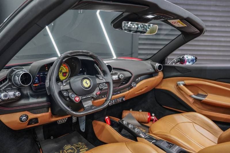 2021 Ferrari F8 Spider Spider thumbnail 6
