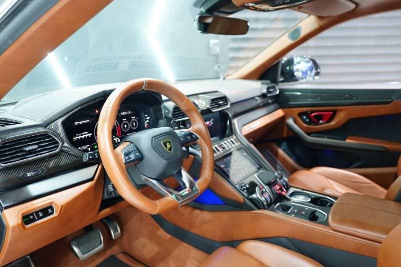 2023 Lamborghini Urus S thumbnail 4