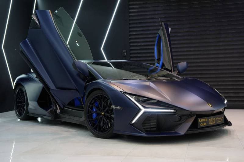 2024 Lamborghini Revuelto Standard thumbnail 3