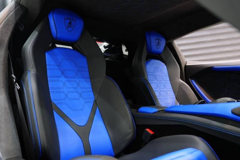 2024 Lamborghini Revuelto Standard thumbnail 8