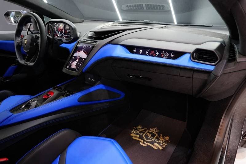 2024 Lamborghini Revuelto Standard thumbnail 7