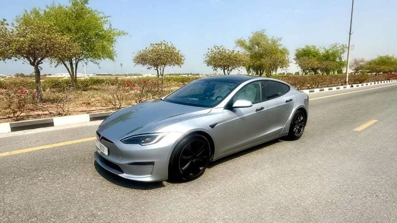 2025 Tesla Model S LONG RANGE thumbnail 3
