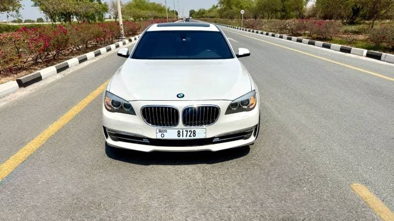 2016 BMW 740Li LUXURY thumbnail 3