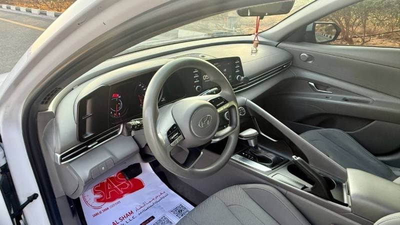 2023 Hyundai Elantra SMART thumbnail 6