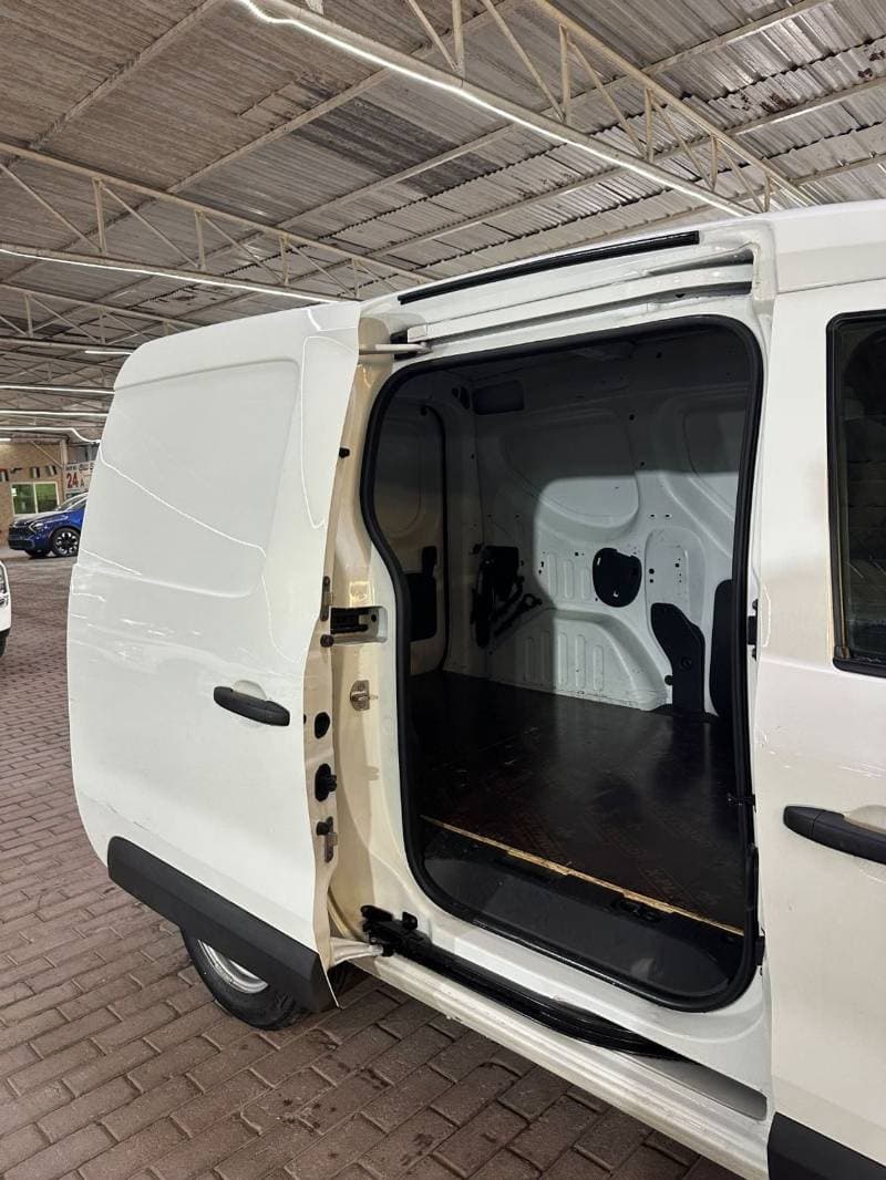2024 Renault Express DCI thumbnail 7