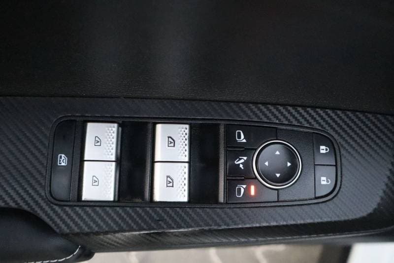 2024 Mitsubishi Outlander PHEV thumbnail 4