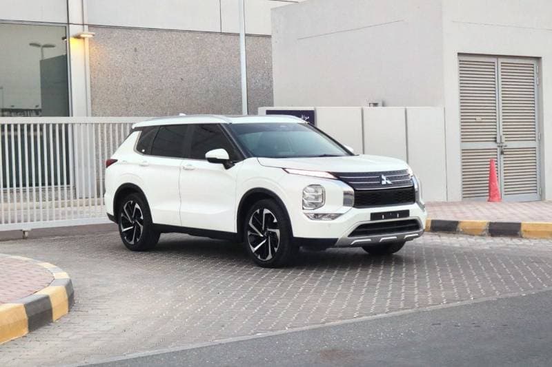 2024 Mitsubishi Outlander PHEV thumbnail 2