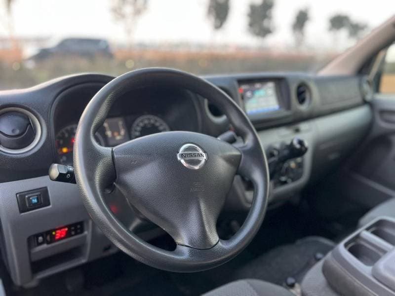 2022 Nissan Urvan STANDARD thumbnail 5