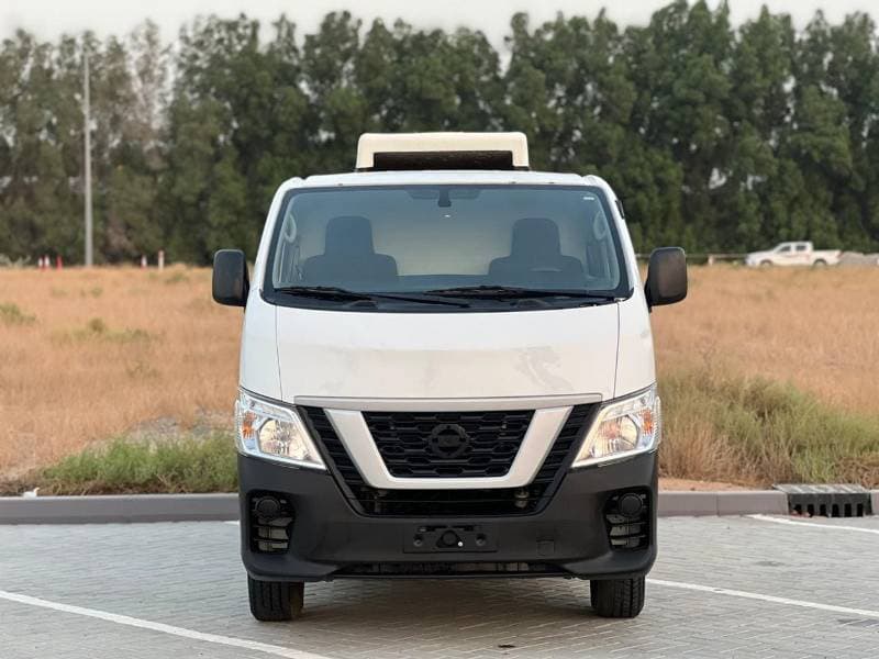 2022 Nissan Urvan STANDARD