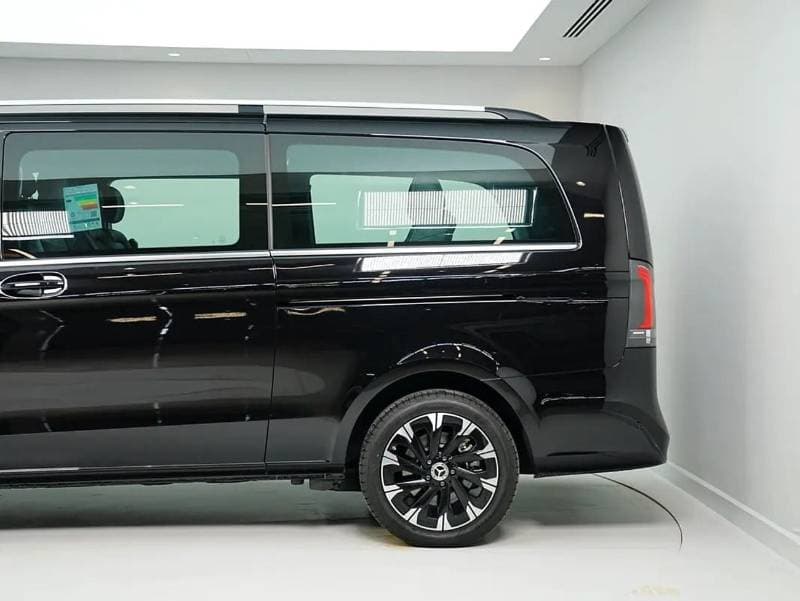 2026 Mercedes Benz V300 AVANTGARDE thumbnail 5