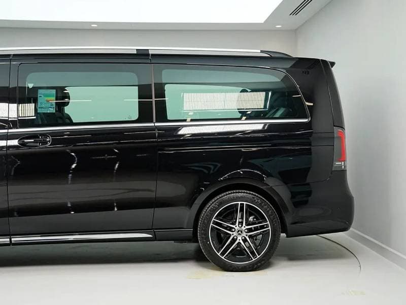 2026 Mercedes Benz V300 AVANTGARDE thumbnail 5