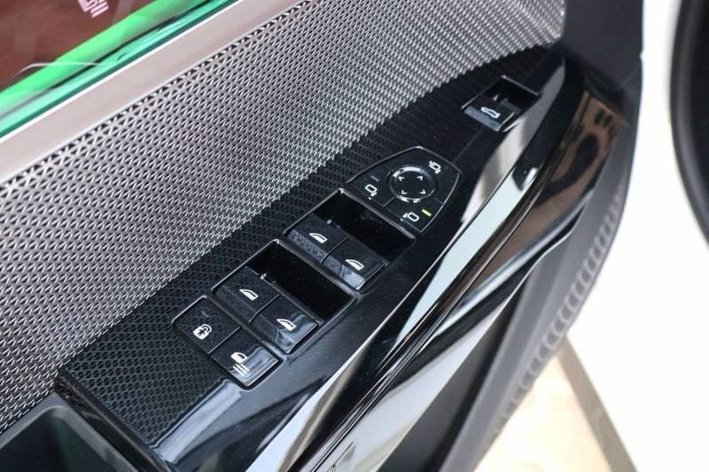 2023 BMW 735i M SPORT thumbnail 4