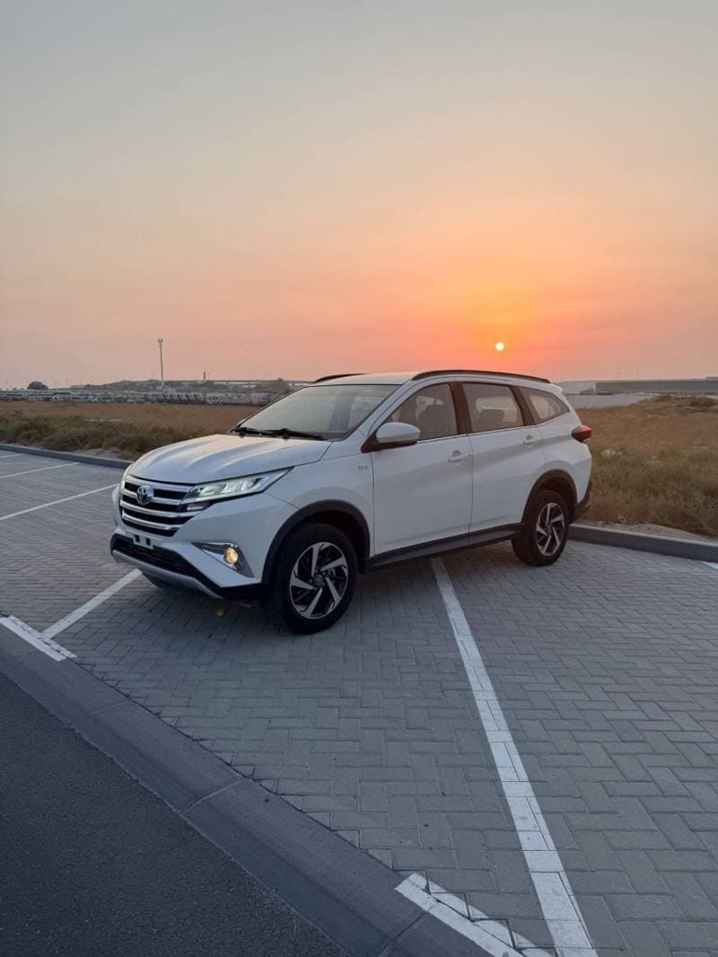 2023 Toyota Rush EX thumbnail 2