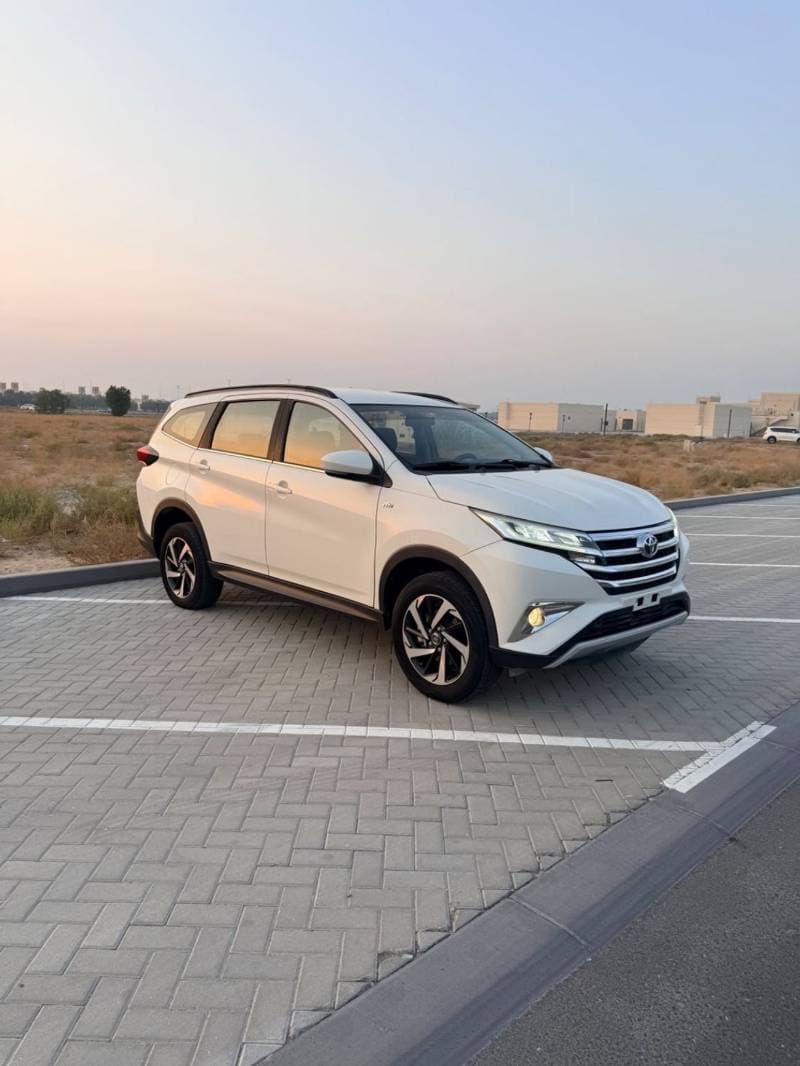 2023 Toyota Rush EX thumbnail 3