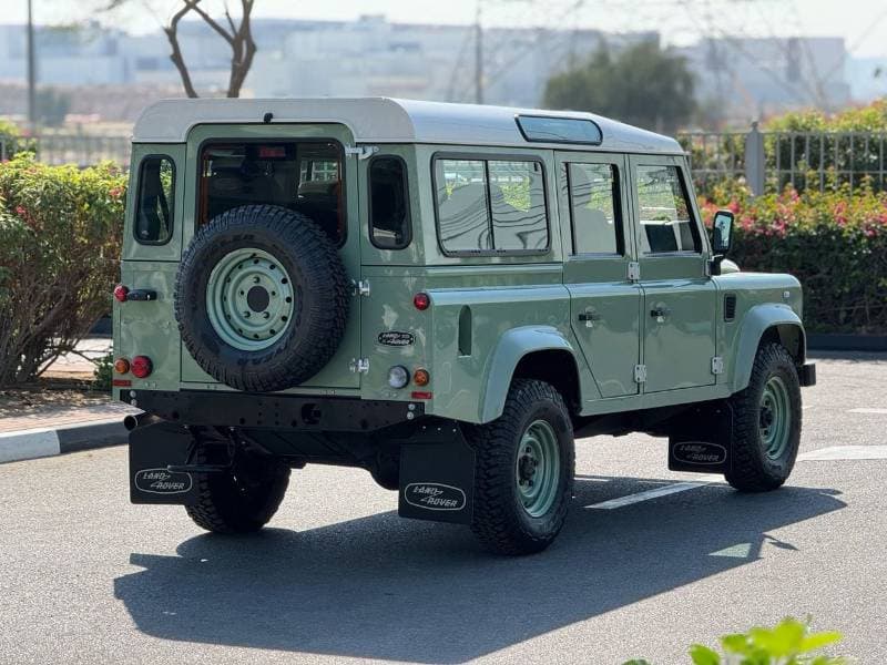 2016 Land Rover Defender 110 thumbnail 7
