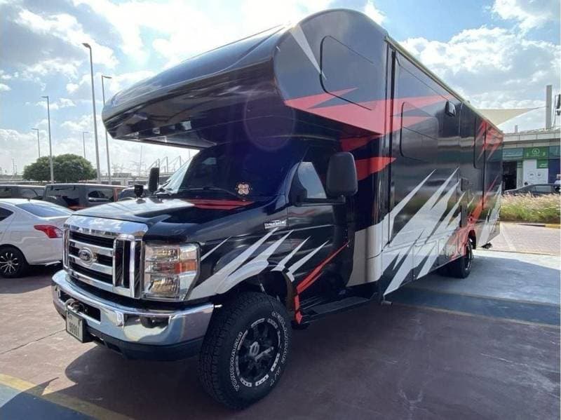 2016 Ford E 450 thumbnail 3