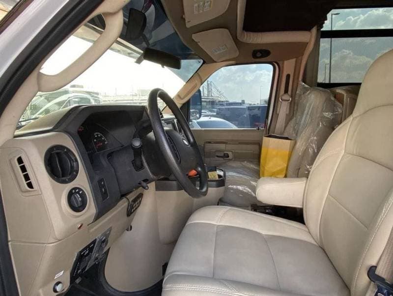 2016 Ford E 450 thumbnail 4