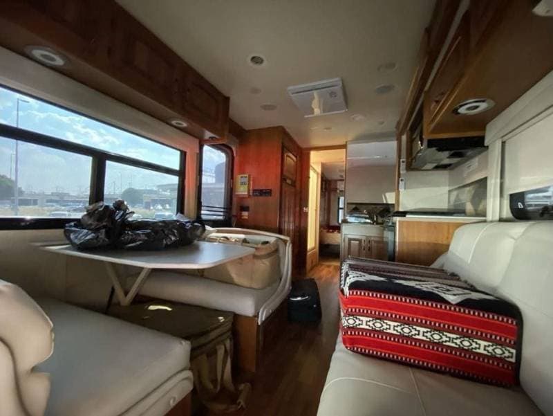 2016 Ford E 450 thumbnail 6