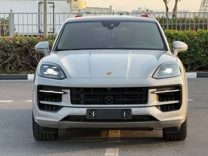 2023 Porsche Cayenne STANDARD thumbnail 2