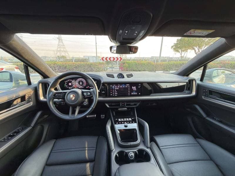 2023 Porsche Cayenne STANDARD thumbnail 5