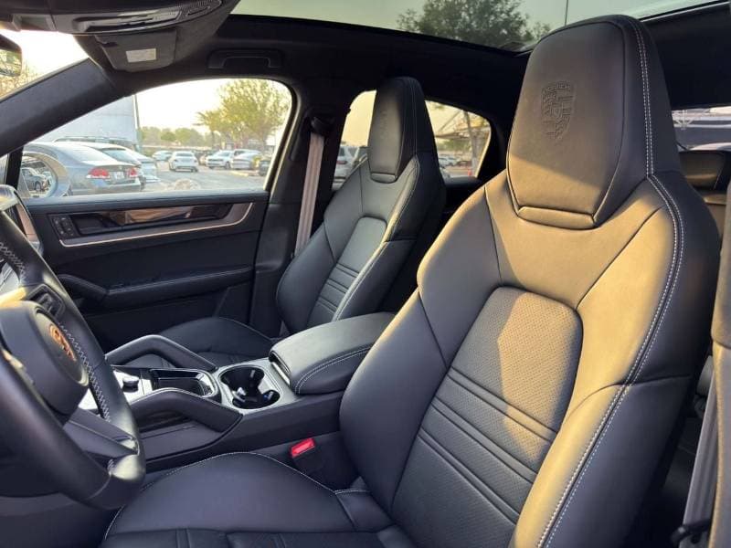 2023 Porsche Cayenne STANDARD thumbnail 7