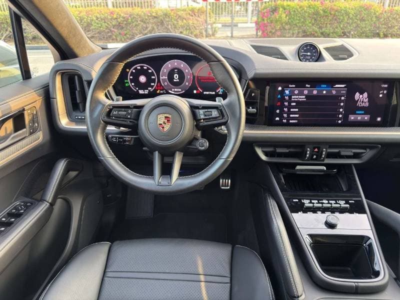 2023 Porsche Cayenne STANDARD thumbnail 8