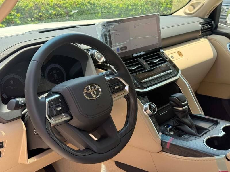 2026 Toyota Land Cruiser VXR thumbnail 7