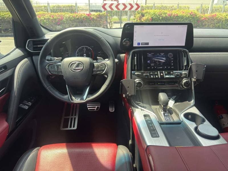 2025 Lexus LX700h F SPORT thumbnail 7