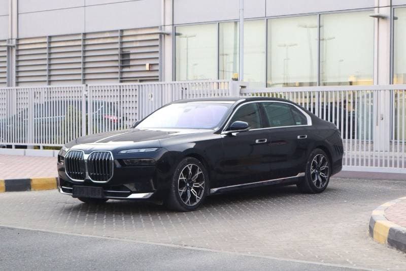 2025 BMW 735i MASTERCLASS PURE EXCELLENCE thumbnail 2