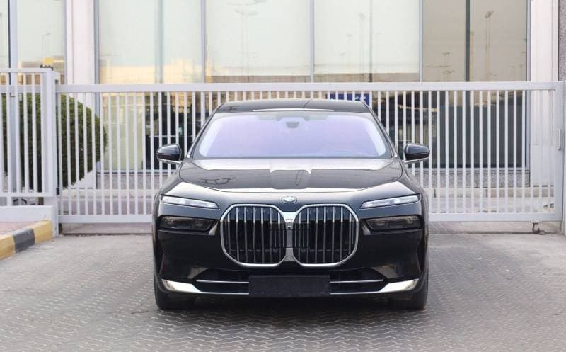 2025 BMW 735i MASTERCLASS PURE EXCELLENCE thumbnail 3