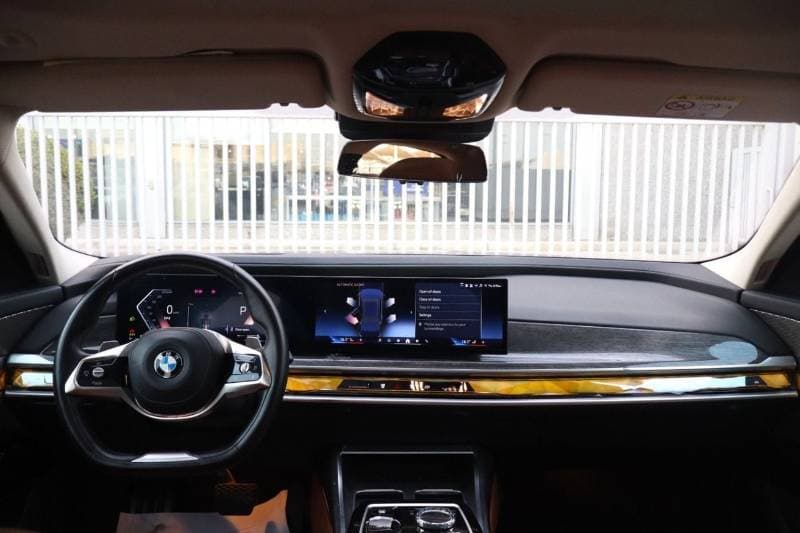 2025 BMW 735i MASTERCLASS PURE EXCELLENCE thumbnail 5