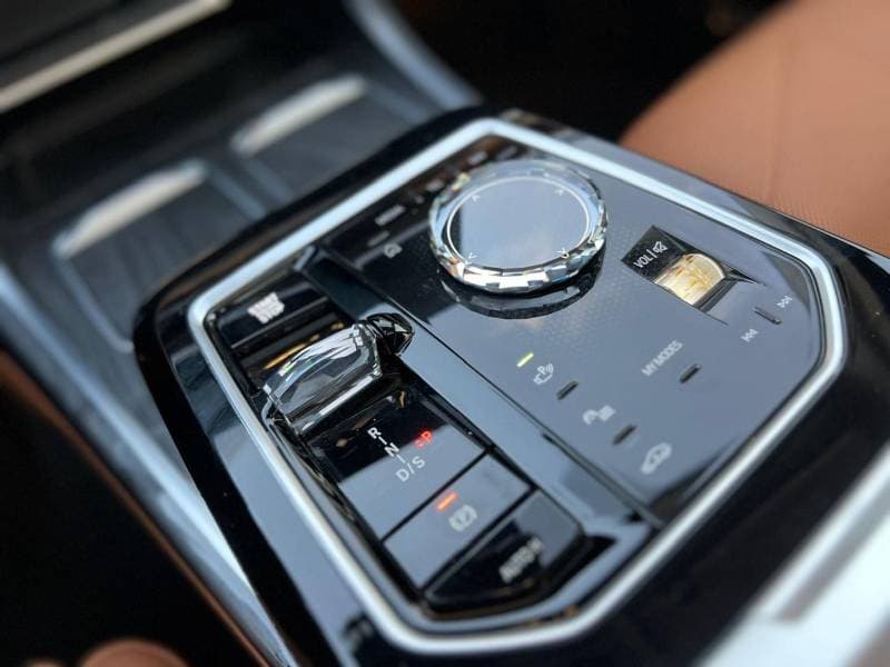 2026 BMW 735i EXCELLENCE thumbnail 8