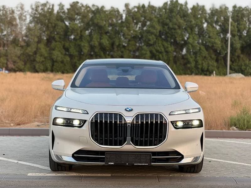 2026 BMW 735i EXCELLENCE thumbnail 2
