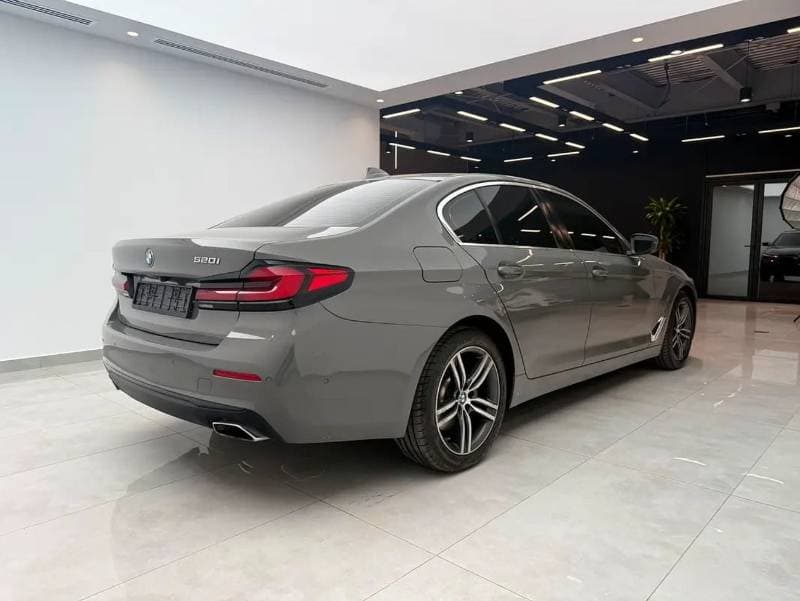 2021 BMW 520i JOY EDITION thumbnail 6