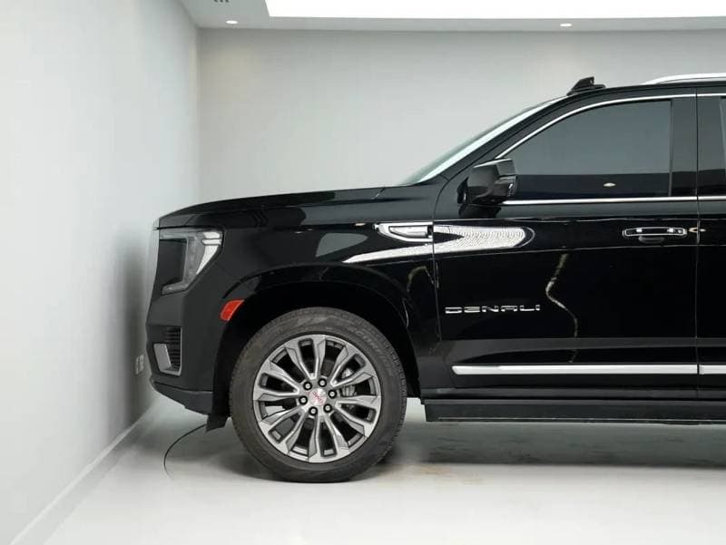 2021 GMC Yukon XL thumbnail 4