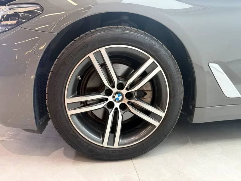 2021 BMW 520i JOY EDITION thumbnail 8