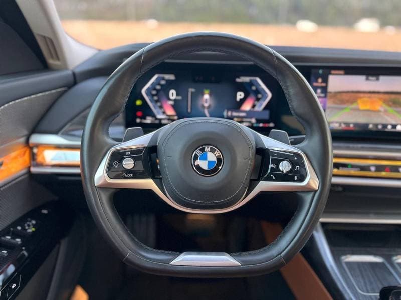 2026 BMW 735i EXCELLENCE thumbnail 6