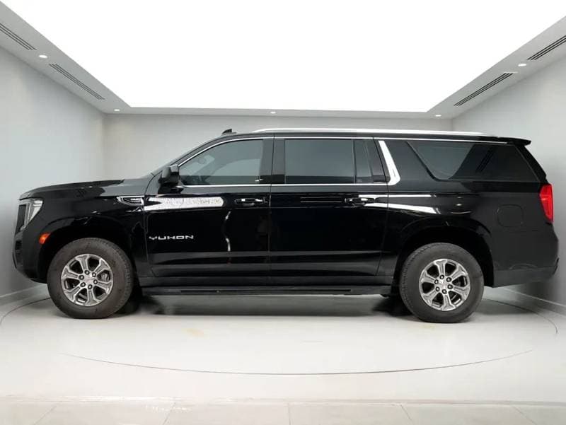 2021 GMC Yukon SLE thumbnail 2