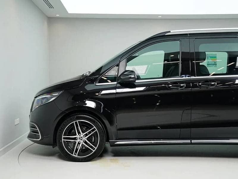 2026 Mercedes Benz V300 AVANTGARDE thumbnail 4