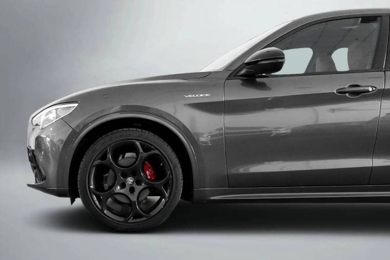 2023 Alfa Romeo Stelvio VELOCE thumbnail 5